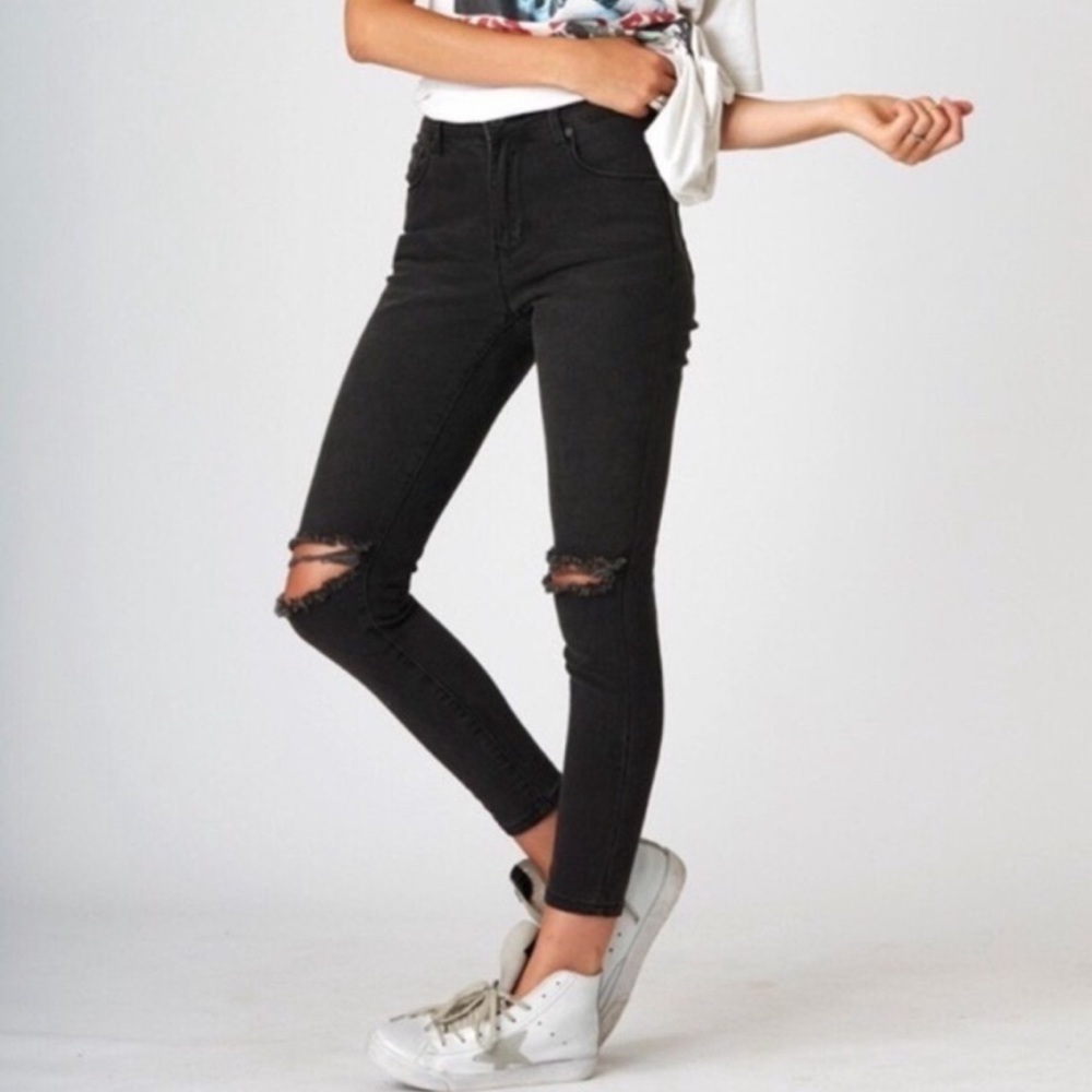 New! Denim CoLab Distressed Skinny Jeans